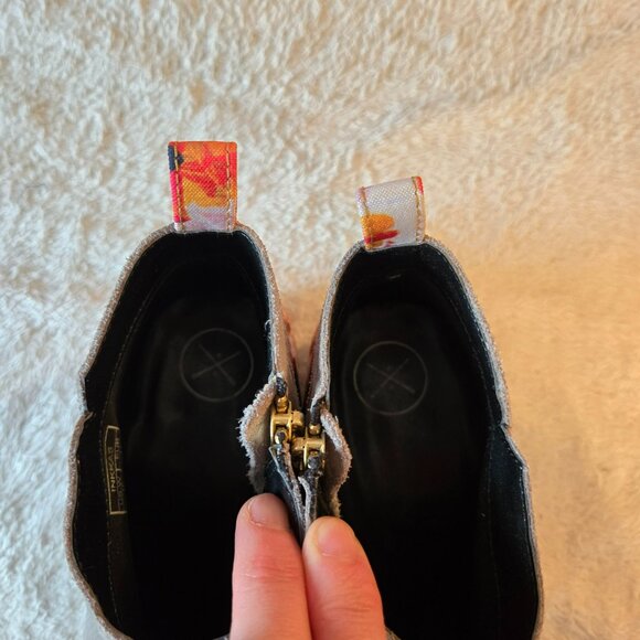 Inkkas Savannah booties US 10 EU 41 gently used floral and suede - Picture 2 of 6